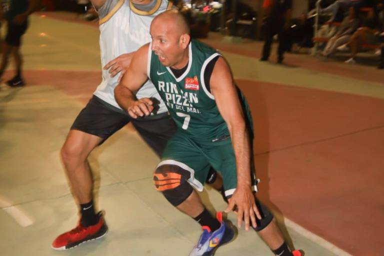 Conecta Cell impone su línea en Baloncesto de Casa Hogar