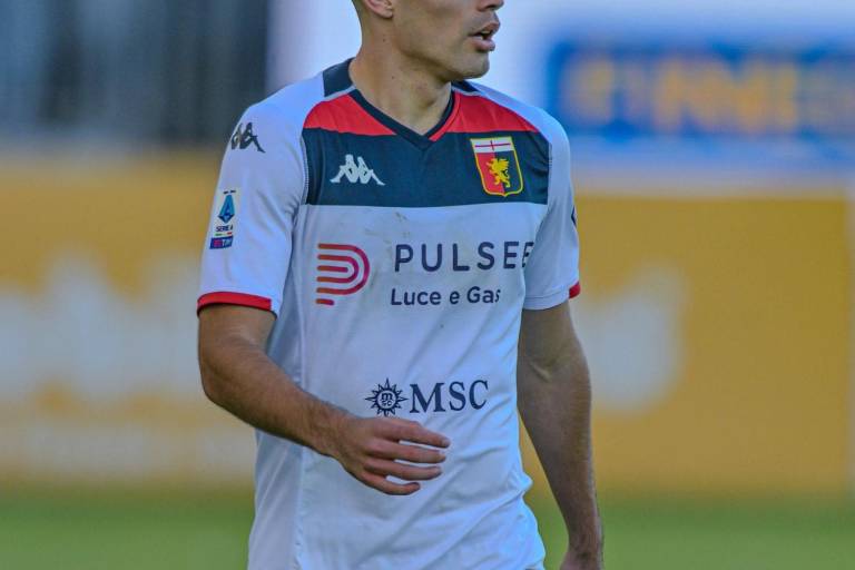 Con Johan Vásquez de referente, Génova le saca el empate a la Fiorentina