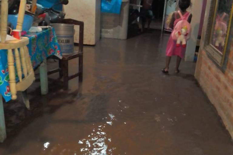 Alrededor de 100 viviendas son las afectadas por las inundaciones en La Concha, Escuinapa