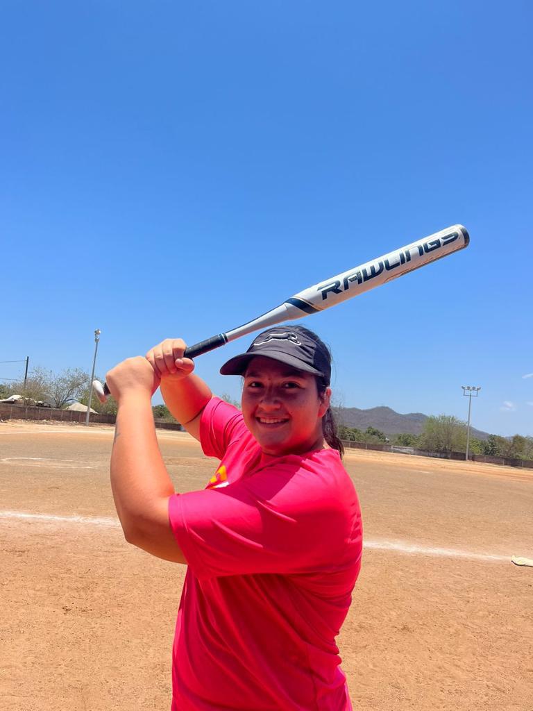 $!Rojas de Villa Unión enfrían a Agua Caliente en Liga de Softbol Femenil Campesina