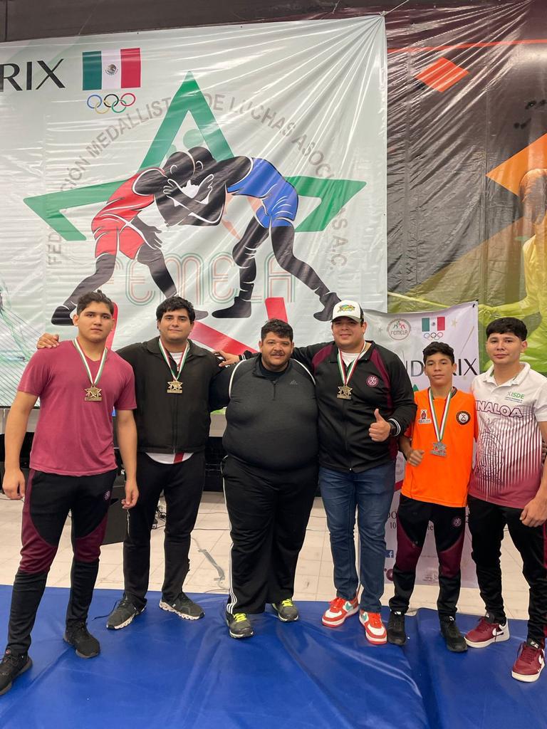 $!Sinaloa conquista tres oros en el Grand Prix de Luchas