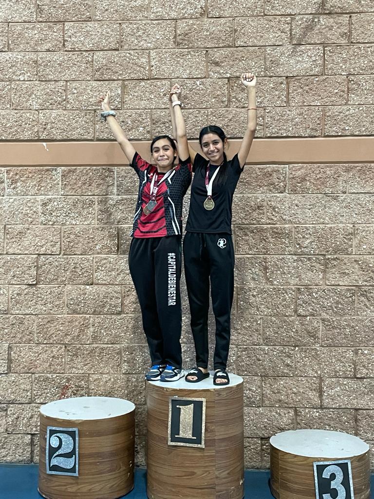$!Regresan karatecas de Mazatlán con 32 medallas de preselectivo realizado en Culiacán