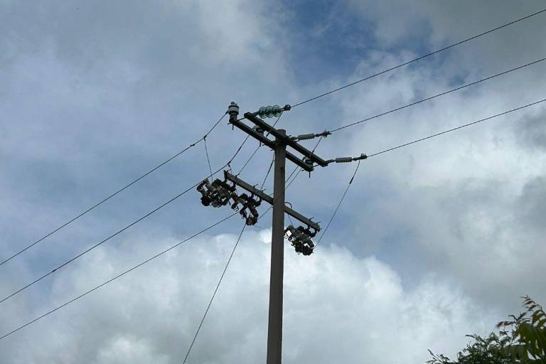Quema de transformador mantiene a Ejido de la Campana, Escuinapa, sin energía eléctrica