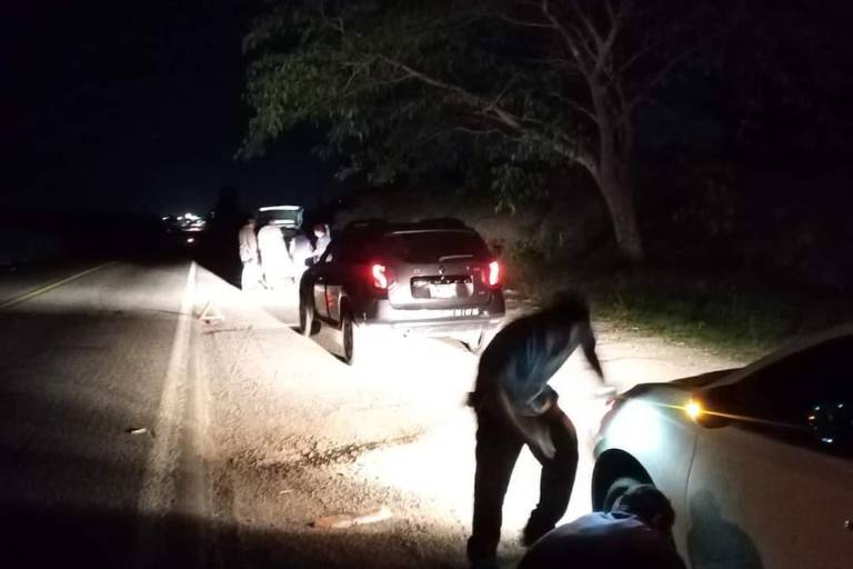 Conductores se ‘juegan la vida’ en la México 15 entre Escuinapa y Rosario