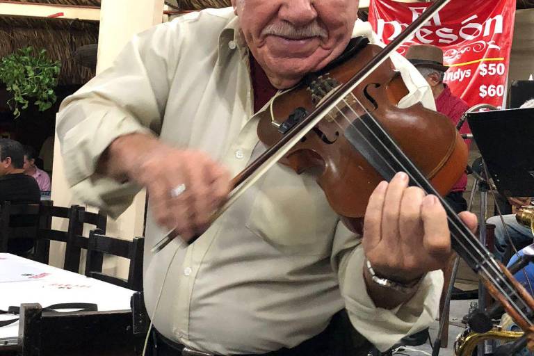 Despiden a Jesús ‘El Cachi’ Anaya, legendario músico de Culiacán