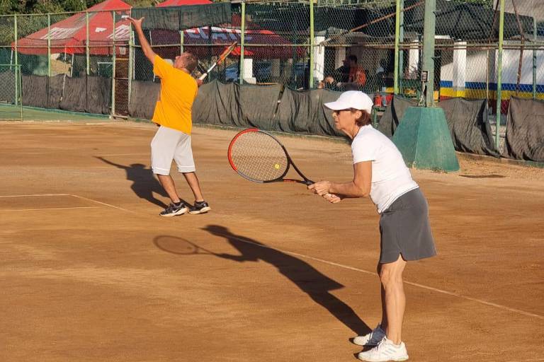 Ortega y Arrenquín dominan en Torneo Pavo Madrugador