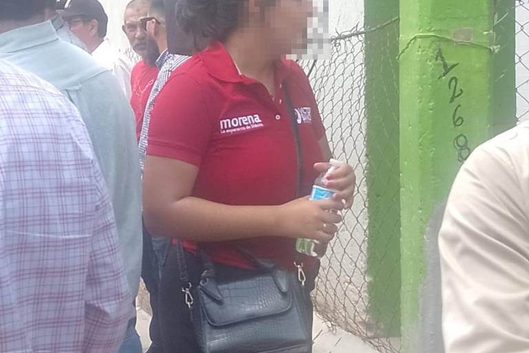 Equipo de Diputada acude a evento oficial con camiseta de Morena