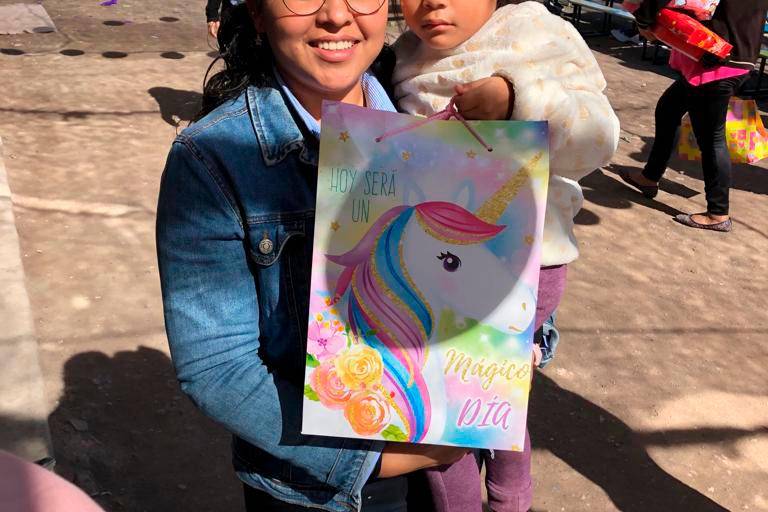 Soriana y Pro-familia de Jornaleros celebran fiesta del Día de Reyes