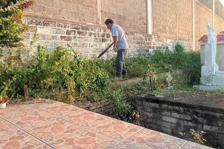 Invitan a limpiar terrenos en Panteón Municipal de Escuinapa