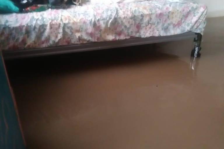 En La Concha, Escuinapa, se desborda el río Las Cañas e inunda 20 casas
