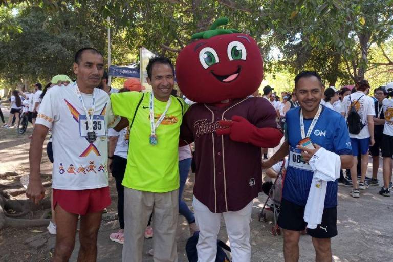 Tomateros de Culiacán participa en la Carrera GANAC