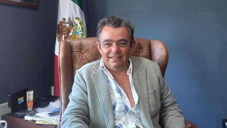 El presidente del Colegio de Notarios de Mazatlán, Fernando García Sais, exhortó a los agentes inmobiliarios a registrarse y obtener su licencia.