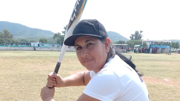 Nidia Inzunza de Chicas de Escobar.