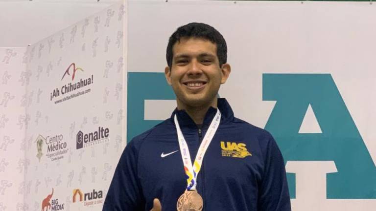 Roberto Medina de TKD le da a la UAS la primera medalla de oro en UACJ 2022