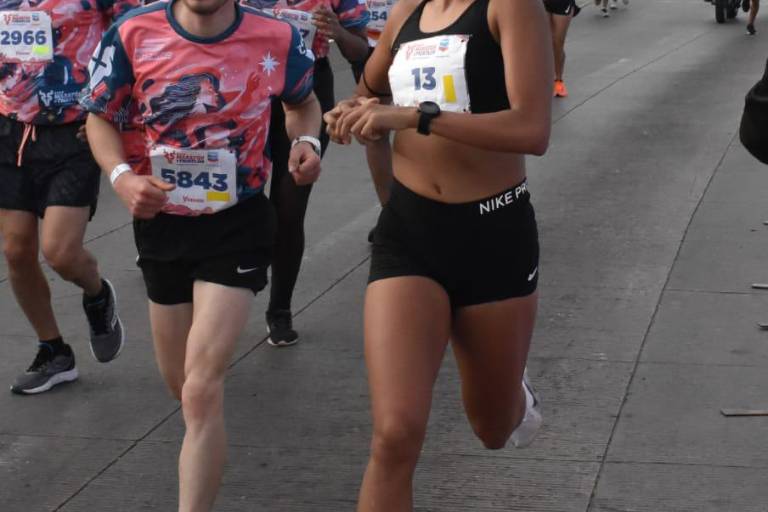 Rodrigo González y Elvia Carranco imponen su ritmo en los 5K del Gran Maratón Pacífico