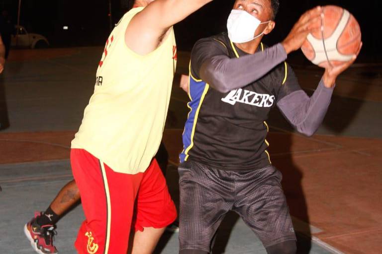 Toros embiste a Villas del Rey en baloncesto de la Colonia Burócrata