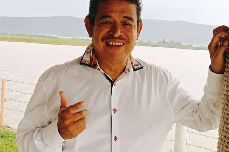 Muere el poeta Refugio Salazar a los 58 años