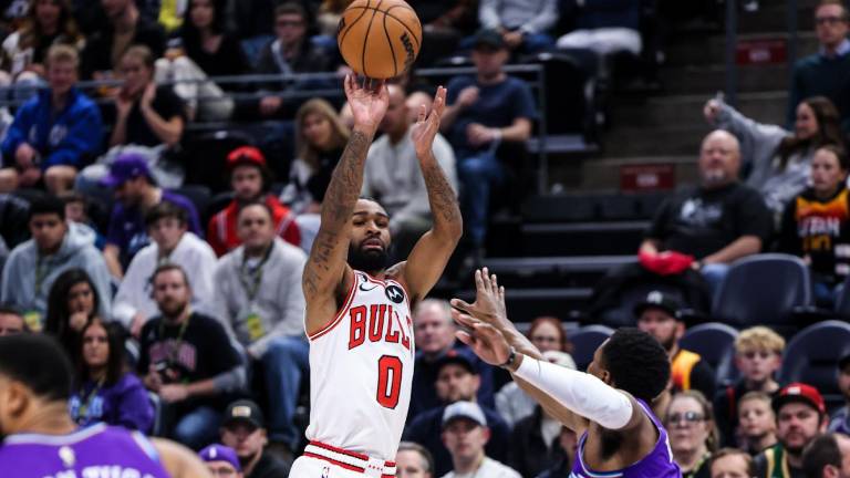 Coby White aportó 15 puntos para el triunfo de los Bulls.