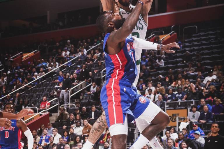Resisten Celtics embates de Pistons y ganan 124-118