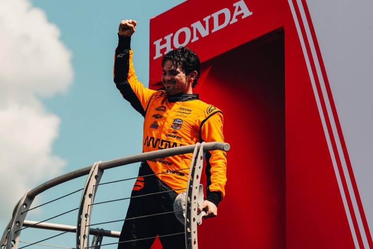 Pato O’Ward empujó monoplaza a boxes tras quedarse sin combustible
