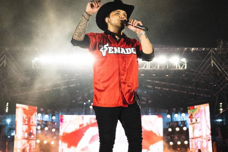 Disfrutan del primer concierto de Christian Nodal en Mazatlán
