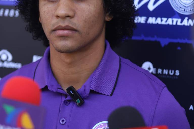 Eduard Bello es baja de Mazatlán FC y ya viajó con su nuevo equipo