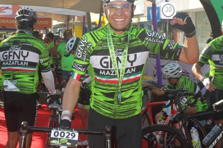Inundan ciclistas el Malecón