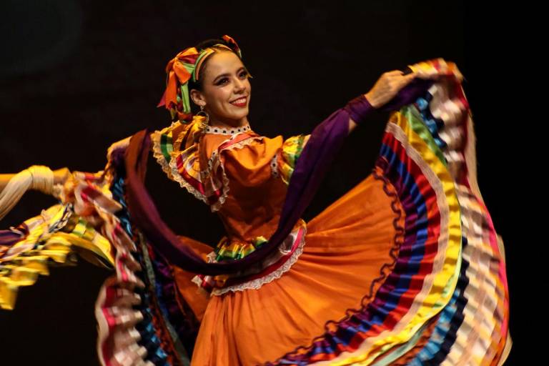 Recrea la Compañía Folclórica las fiestas decembrinas en México