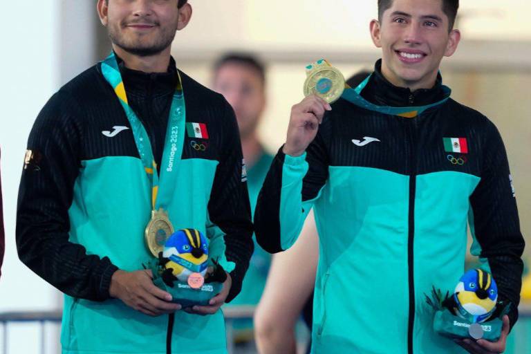 ‘No todo es futbol’: Clavadistas piden que los volteen a ver