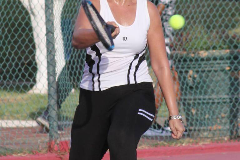 Torneo de Tenis Patrio Britania 2021 arranca con intensos encuentros