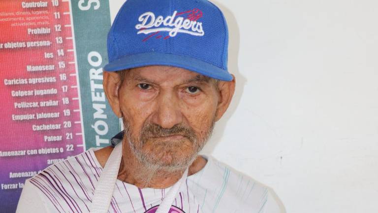 Don Juan fue resguardado por policías tras ser hallado desorientado en una vialidad de Culiacán.