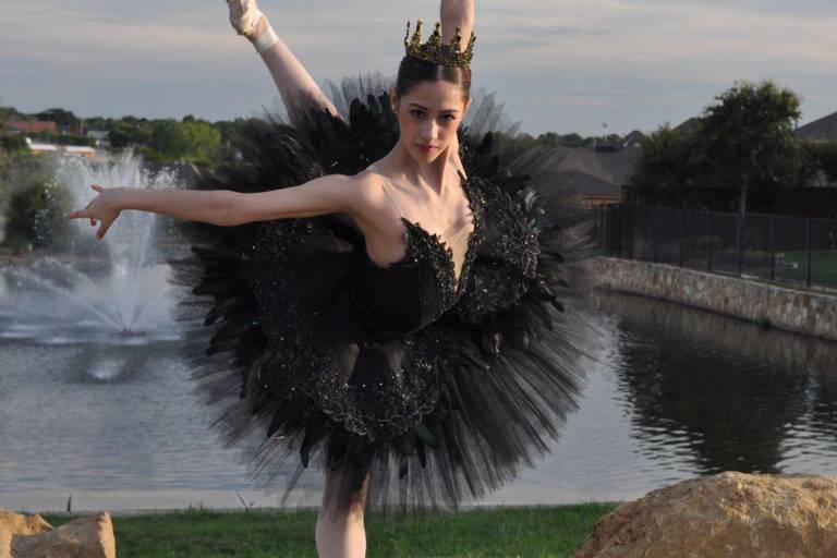 Eligen a la navolatense Mariana Cháidez como bailarina de la Compañía Nacional de Danza del INBAL