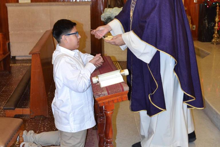 Recibe Mateo Sánchez Camacho, a Cristo en su corazón