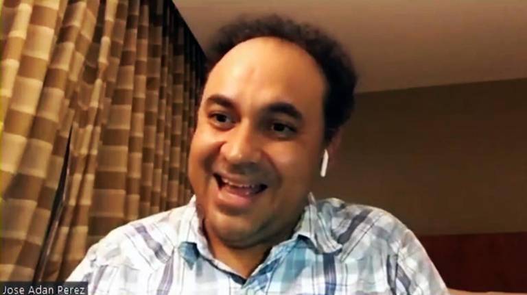El tenor José Adán Pérez, en entrevista con Radio UAS.