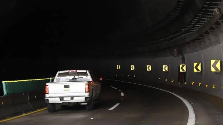 Ejército asegura armas tras agresión de civiles armados en túnel de autopista a Durango