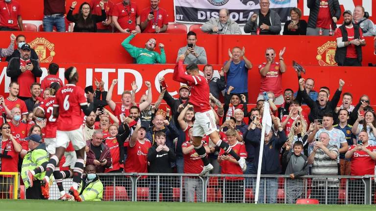 Cristiano Ronaldo hizo estallar de júbilo a la afición del Manchester United.