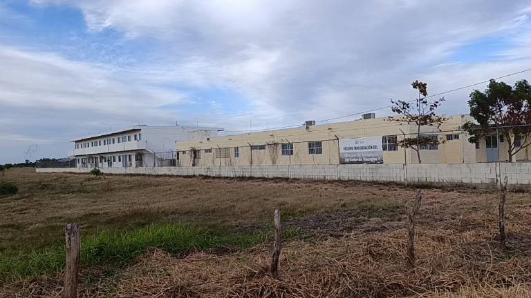 El albergue para jornaleros agrícolas de Teacapán podría tener un uso distinto debido a que se encuentra vacío y no se le da uso.