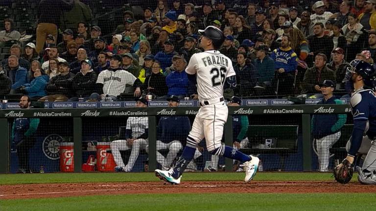 El infielder Adam Frazier firma con Orioles.
