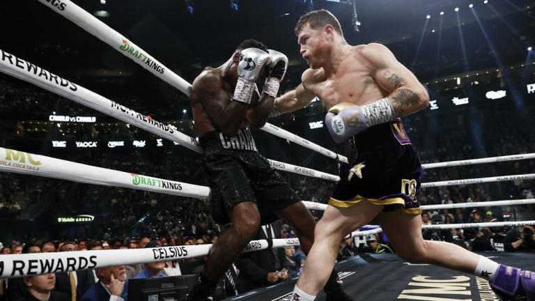 Charlo perdió en noviembre ante Canelo.
