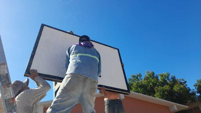 La cancha de la Telesecundaria ubicada en la comunidad El Recreo es de las primeras beneficiadas.