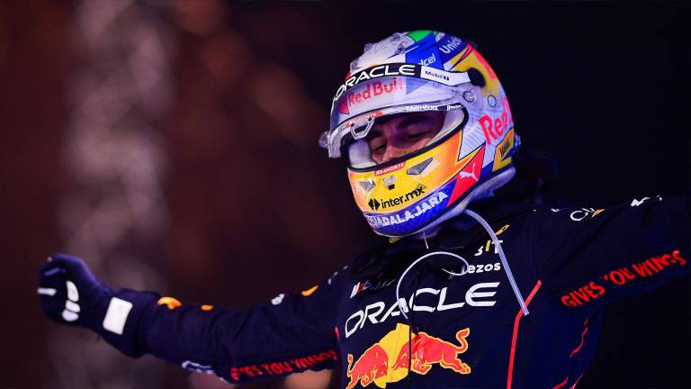 Sergio “Checo” Pérez, celebrando su primera victoria en Marina Bay.