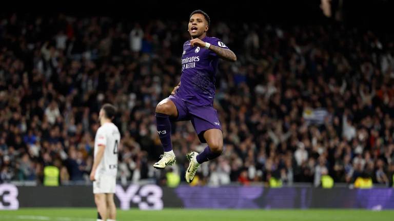 Rodrygo marca ambos goles de los merengues.