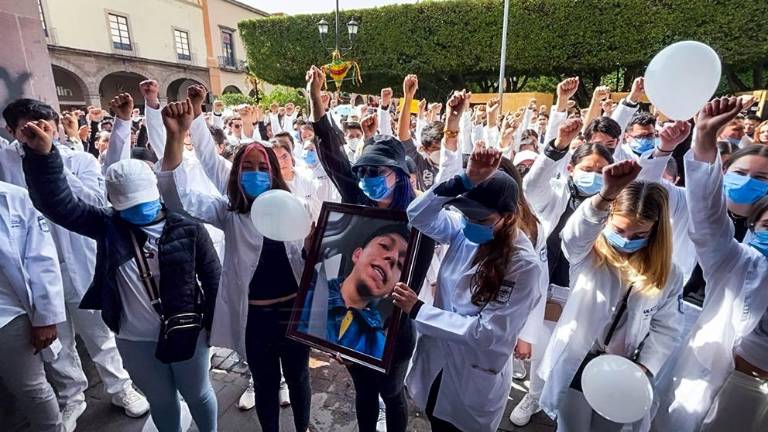 Sociedad en general se unió a la manifestación convocada por estudiantes
