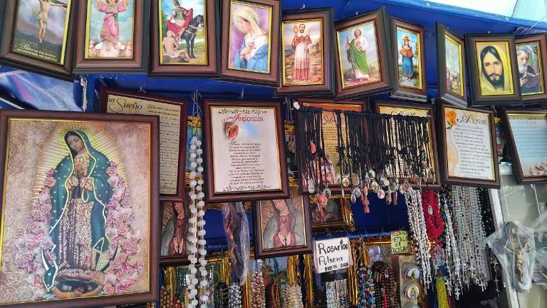 Reportan vendedores de artículos religiosos bajas ventas durante Semana Santa
