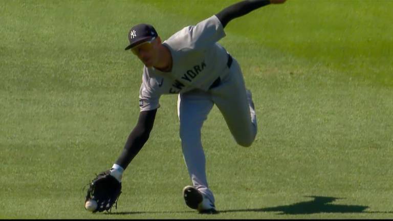 Gran jugada de Cody Bellinger.