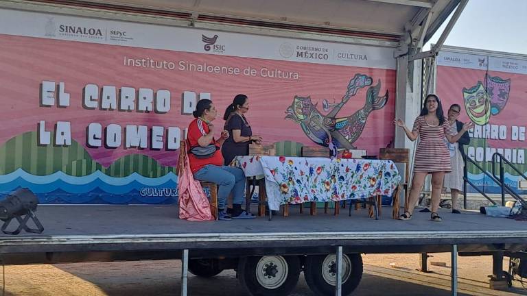 El Gordo se presenta como parte del programa El Carro de la Comedia.