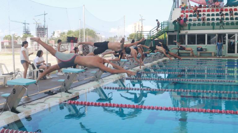 La Alberca Olímpica del puerto fue el escenario de las competencias.
