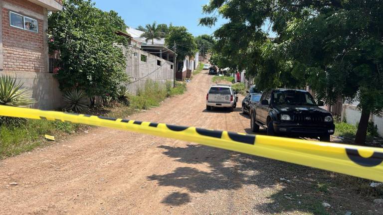Las autoridades militares y ministeriales resguardaron la zona del crimen.