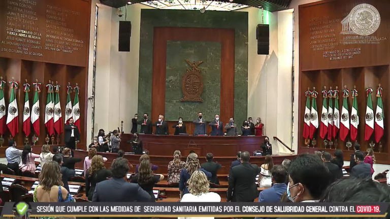 Inicia la sesión solemne en el Congreso del Estado