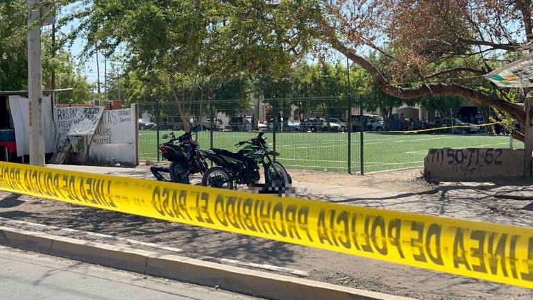 El 27 de mayo, tres hombres fueron asesinados junto a unas canchas deportivas del fraccionamiento Los Ángeles en Culiacán.